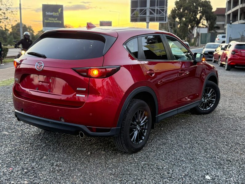 
								Mazda CX-5 full									