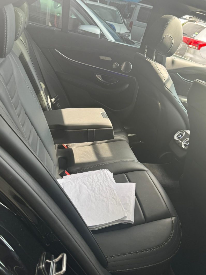 
								Mercedes Benz E200 full									