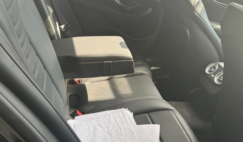 
								Mercedes Benz E200 full									