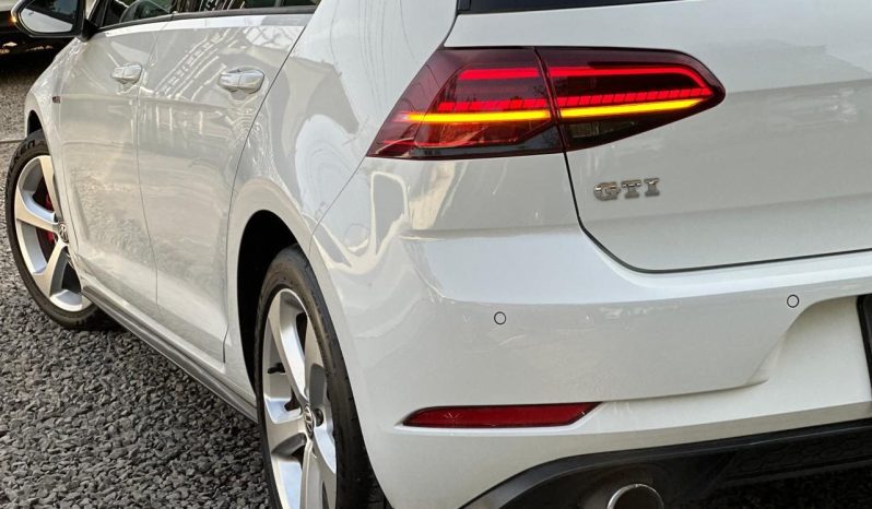 
								Voxwagen golf GTI full									