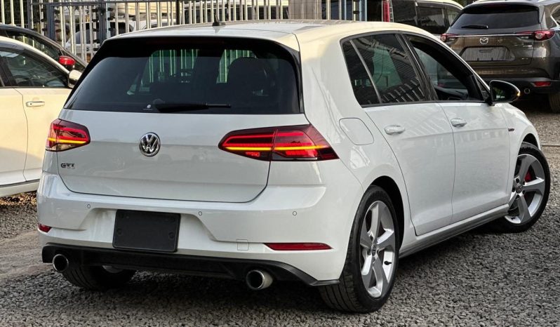 
								Voxwagen golf GTI full									