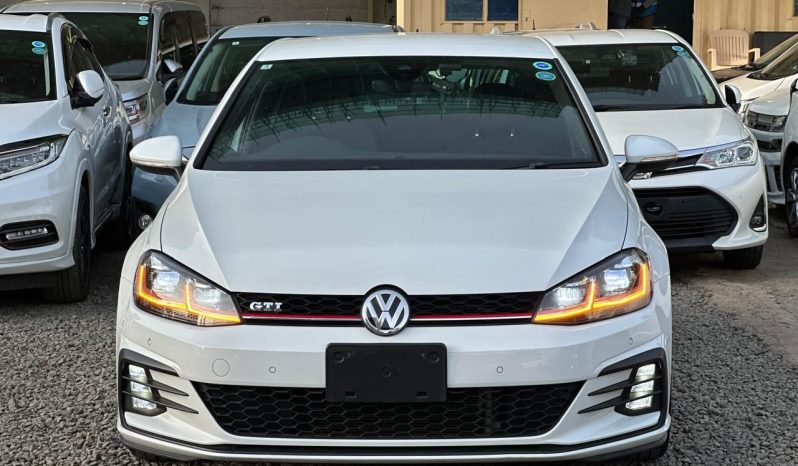 
								Voxwagen golf GTI full									