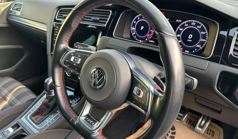 
								Voxwagen golf GTI full									