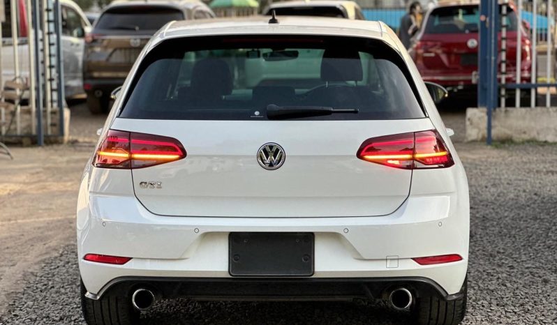 
								Voxwagen golf GTI full									