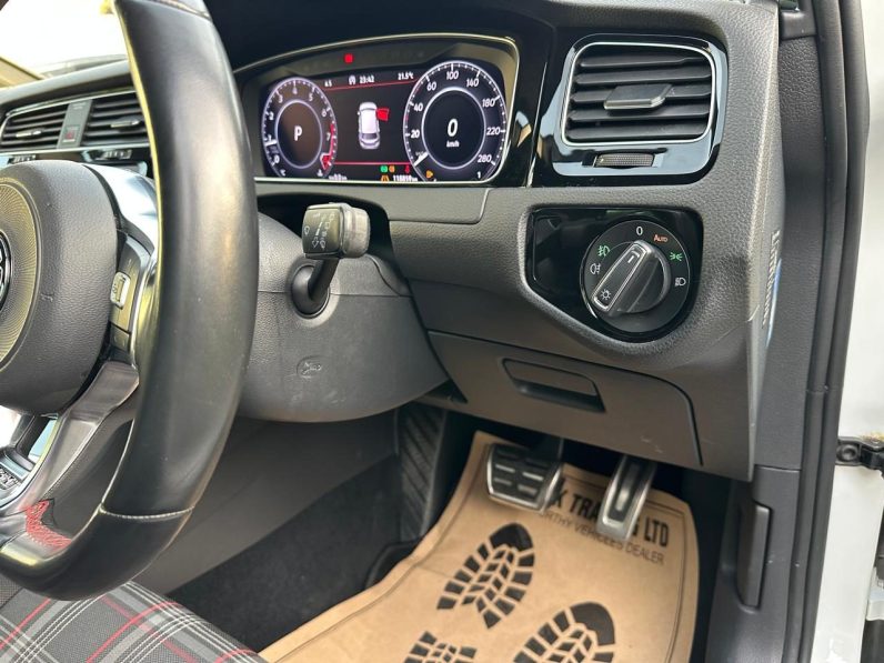 
								Voxwagen golf GTI full									