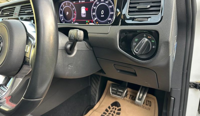 
								Voxwagen golf GTI full									