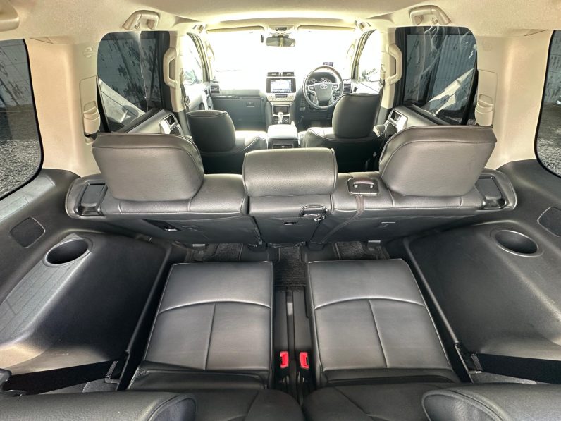 
								Toyota Land Cruiser Prado TX full									