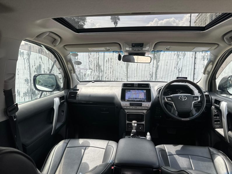 
								Toyota Land Cruiser Prado TX full									