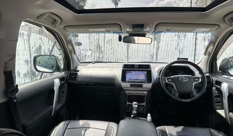 
								Toyota Land Cruiser Prado TX full									