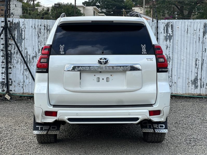 
								Toyota Land Cruiser Prado TX full									