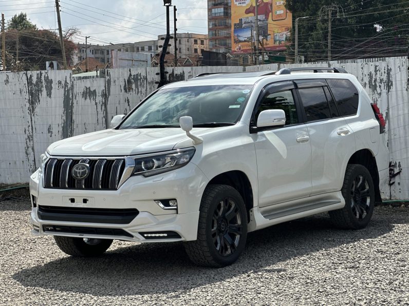 
								Toyota Land Cruiser Prado TX full									