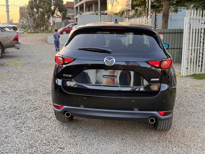 
								Mazda CX-5 full									