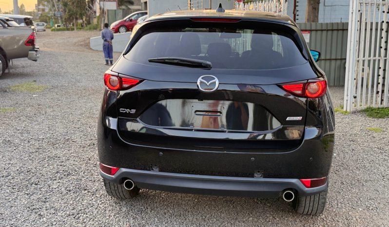 
								Mazda CX-5 full									