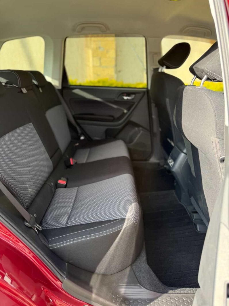 
								Subaru Forester full									