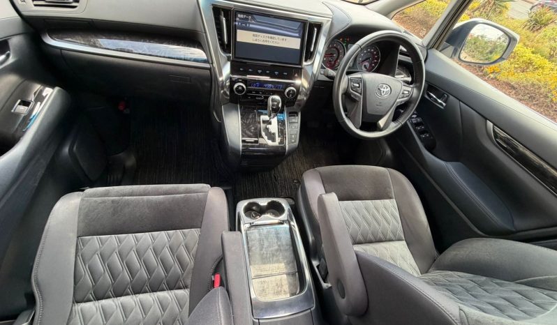 
								Toyota Vellfire full									