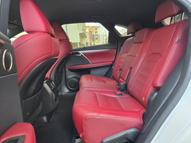 
								Lexus Rx300T F sport full									