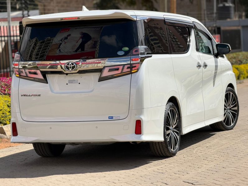 
								Toyota Vellfire full									