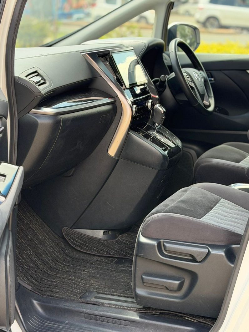 
								Toyota Vellfire full									