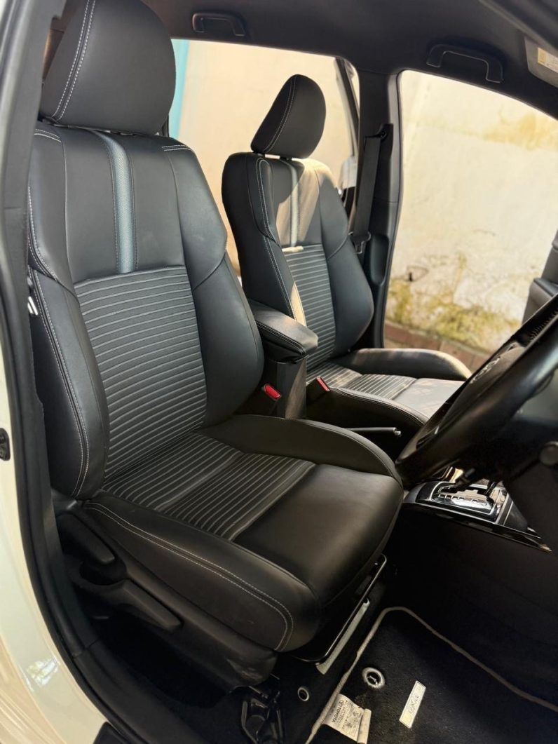 
								Toyota Fielder WXB full									