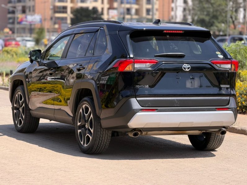 
								Toyota RAV4 GR Adventure full									