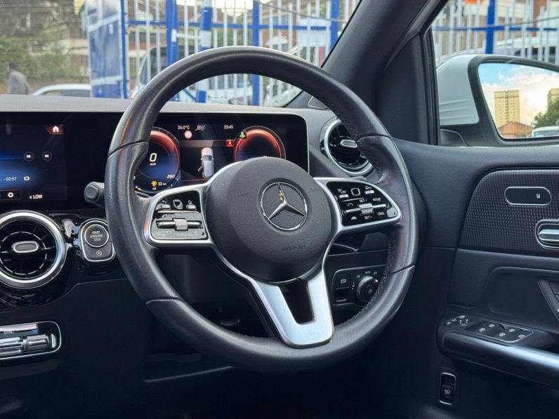 
								Mercedes Benz B180 full									