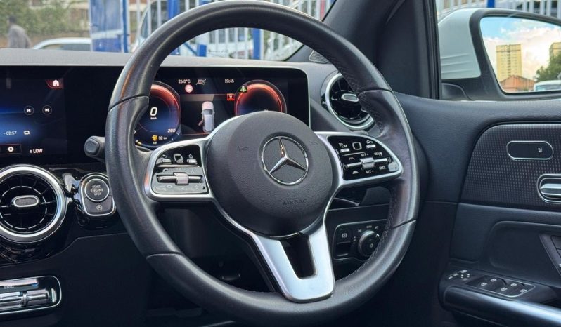 
								Mercedes Benz B180 full									