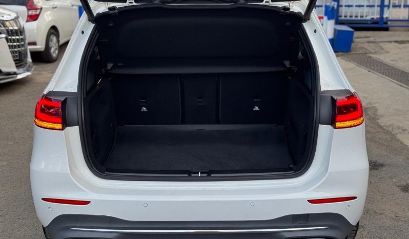 
								Mercedes Benz B180 full									