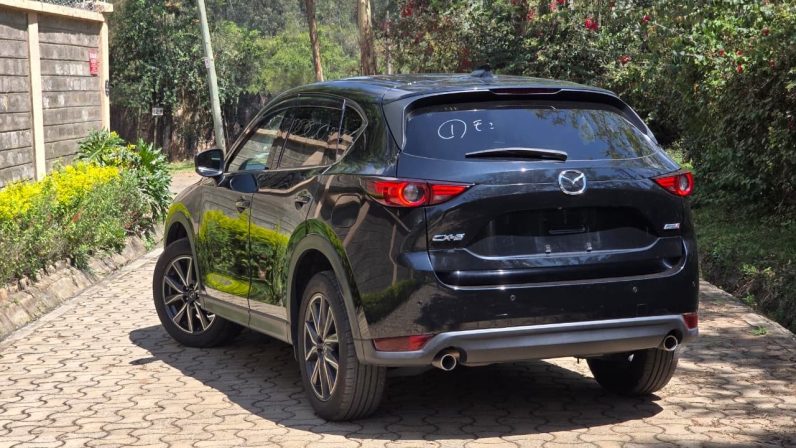 
								Mazda CX-5 full									
