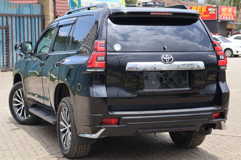 
								Toyota Land Cruiser Prado TXL full									