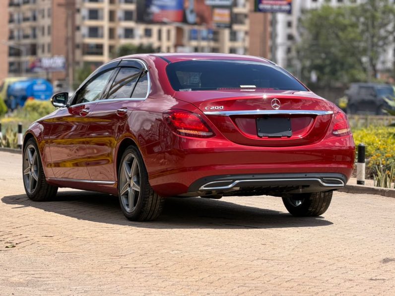 
								Mercedes Benz C200 full									