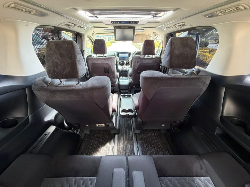 
								Toyota Vellfire full									