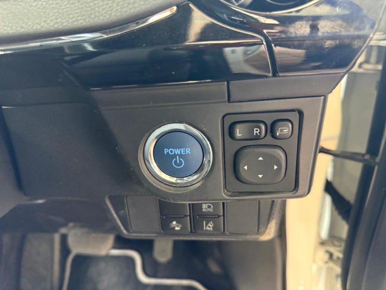 
								Toyota Fielder WXB full									