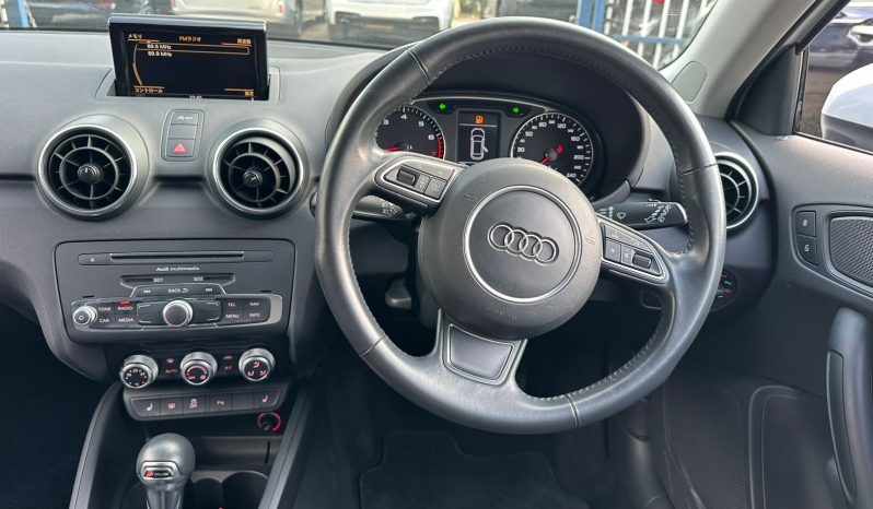 
								Audi A1 full									