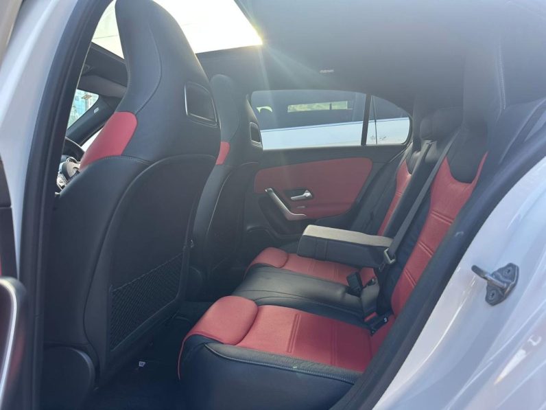 
								Mercedes Benz A180 full									