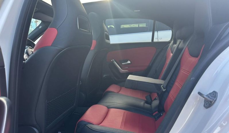 
								Mercedes Benz A180 full									