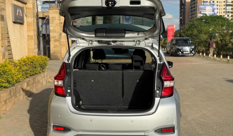 
								Nissan Note E-power full									