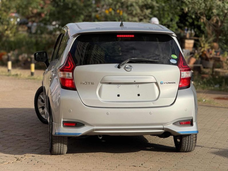 
								Nissan Note E-power full									