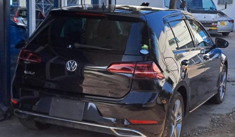 
								Volkswagen Golf full									