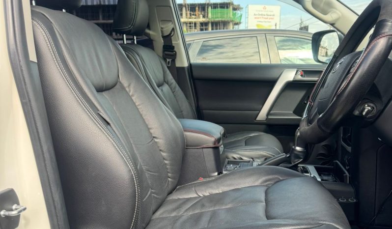 
								Toyota Land Cruiser Prado TX full									