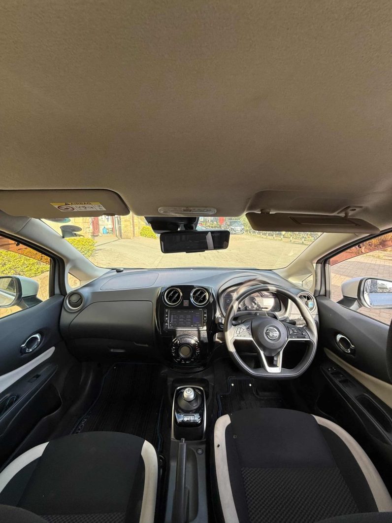 
								Nissan Note E-power full									