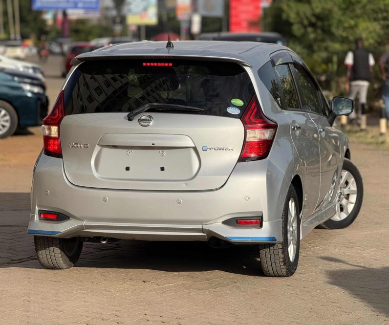 
								Nissan Note E-power full									