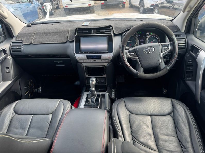 
								Toyota Land Cruiser Prado TX full									
