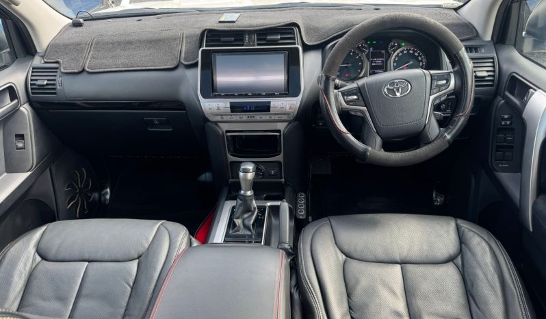 
								Toyota Land Cruiser Prado TX full									