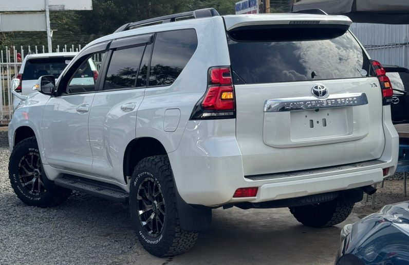 
								Toyota Land Cruiser Prado TX full									