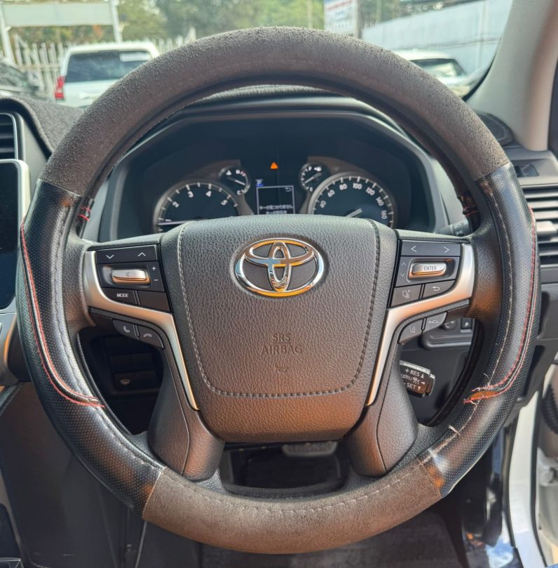 
								Toyota Land Cruiser Prado TX full									