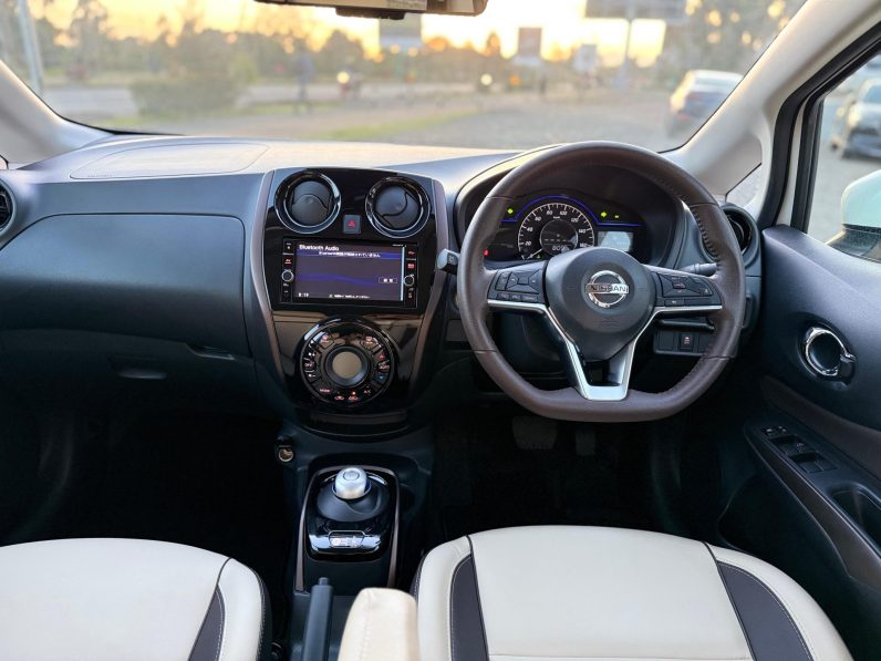 
								Nissan Note Medalist full									