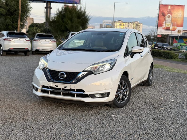 
								Nissan Note Medalist full									