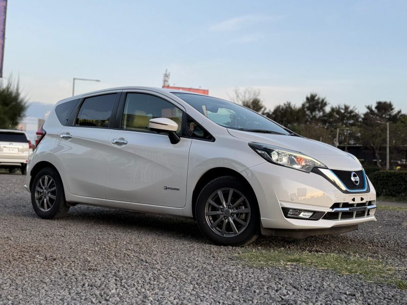 
								Nissan Note Medalist full									