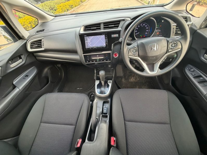 
								Honda Fit full									