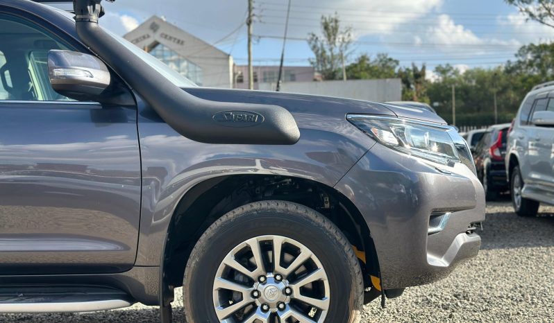 
								Toyota LandCruiser Prado Kakadu full									